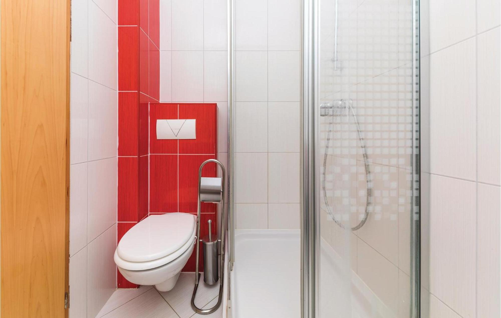 1 Bedroom Stunning Apartment In Okrug Gornji 트로기르 외부 사진